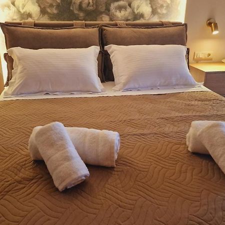 Primrose Apartments Tolo Ngoại thất bức ảnh
